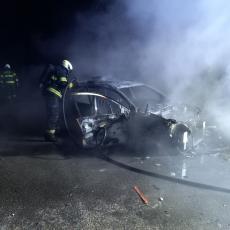 Požár auta na d11