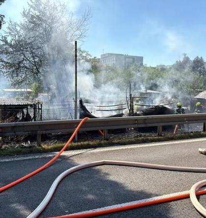 Při požáru chatek v zahrádkářské kolonii v Ostravě-Pustkovci došlo k výbuchu