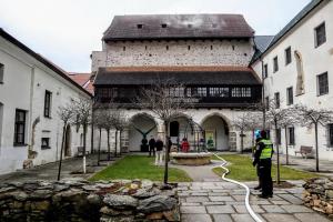 V Písku v budově Prácheňského muzea na půdě hořelo