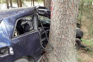 U Třeště havarovala řidička s osobním vozidlem, skončila v nemocnici