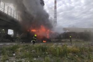 Hasiči zasahovali u požáru opuštěné budovy v České Lípě