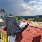 Hasiči likvidovali následky bouřky v Dlouhé Loučce