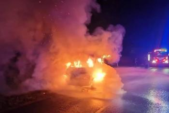 Hasiči zlikvidovali požár dodávky u Spomyšlu