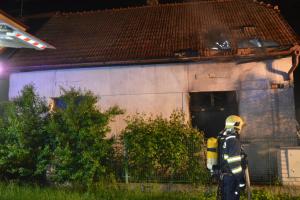 Požár domu v Zelenči usmrtil muže, zasahovaly jednotky ze dvou krajů