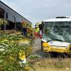 Nehoda dvou autobusů u Lechovic na Znojemsku si vyžádala 32 zraněných Nehoda dvou autobusů u Lechovic na Znojemsku si vyžádala 32 zraněných
