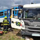 V Prostějově při střetu vlaku a nákladního auta došlo ke zranění sedmi osob V Prostějově při střetu vlaku a nákladního auta došlo ke zranění sedmi osob