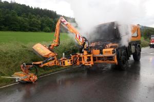 Škoda po požáru vozidla údržby přesáhla milion korun