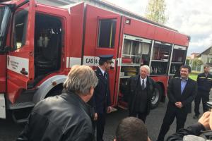 "Dobráci" z Rožmitálu pod Třemšínem se radují, dostali cisternu (VIDEO)