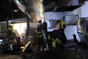 Hasiči evakuovali hosty hotelu v centru Prahy, hořelo v kuchyni