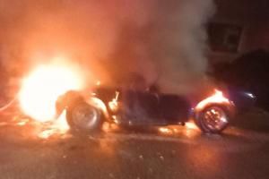 Hasiči likvidovali ve Slavkově požár auta, škoda dva miliony