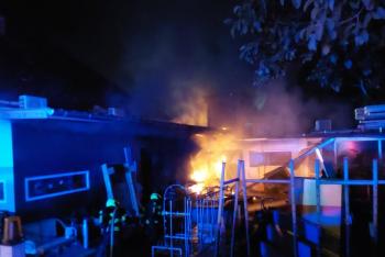 Požár opravny elektrokol provázely exploze baterií