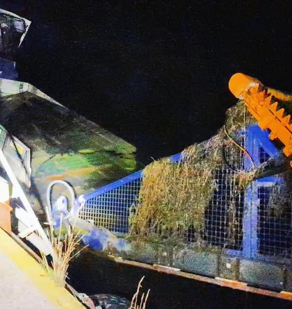 Únik ropných látek z potopeného plavidla na Boleveckém rybníku